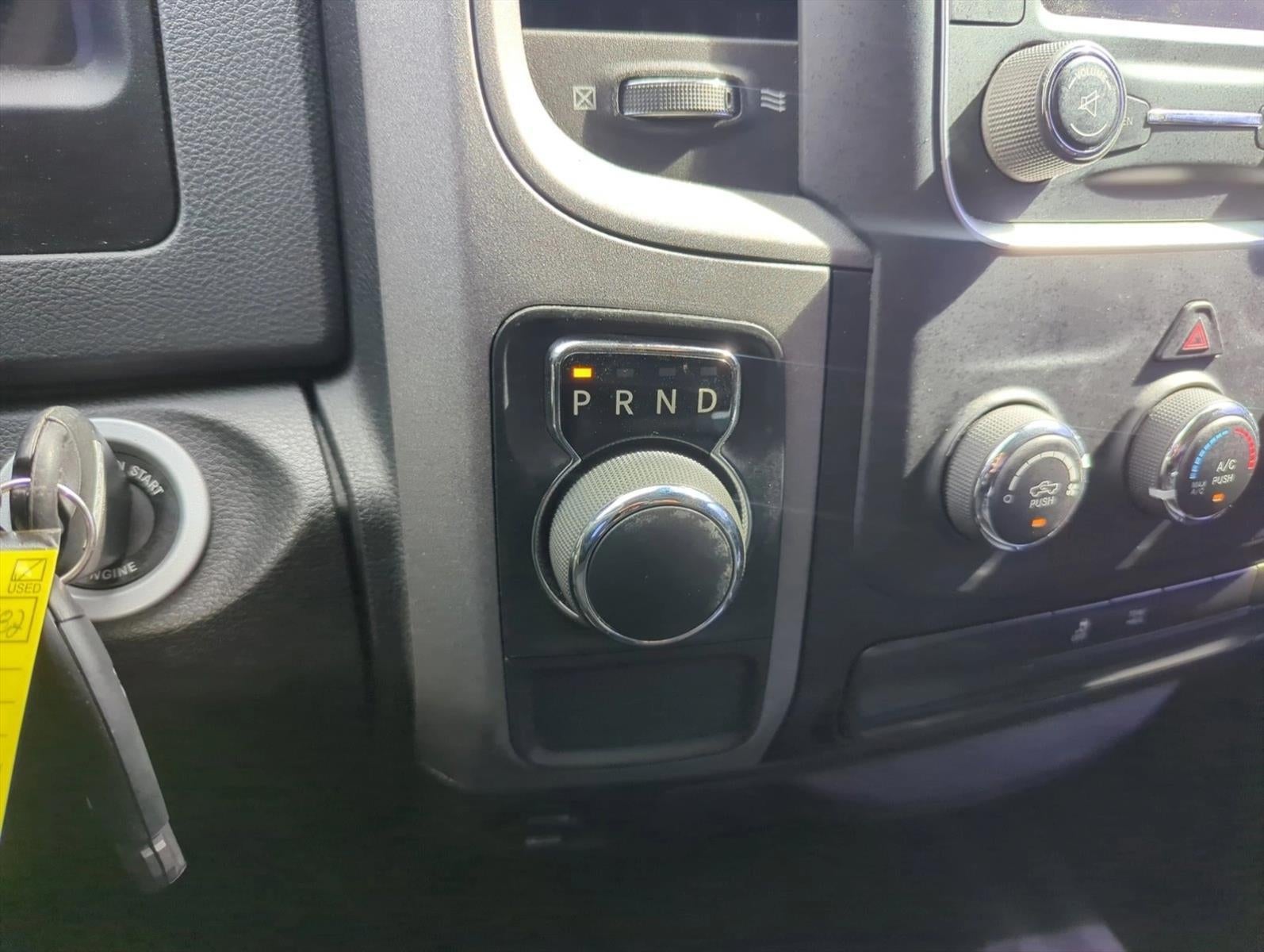 2018 RAM 1500 Express 4x2 Crew Cab 5'7" Box