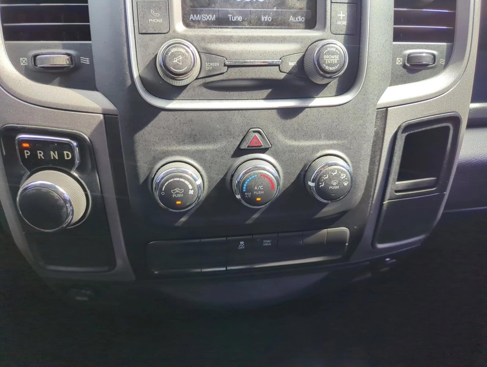 2018 RAM 1500 Express 4x2 Crew Cab 5'7" Box