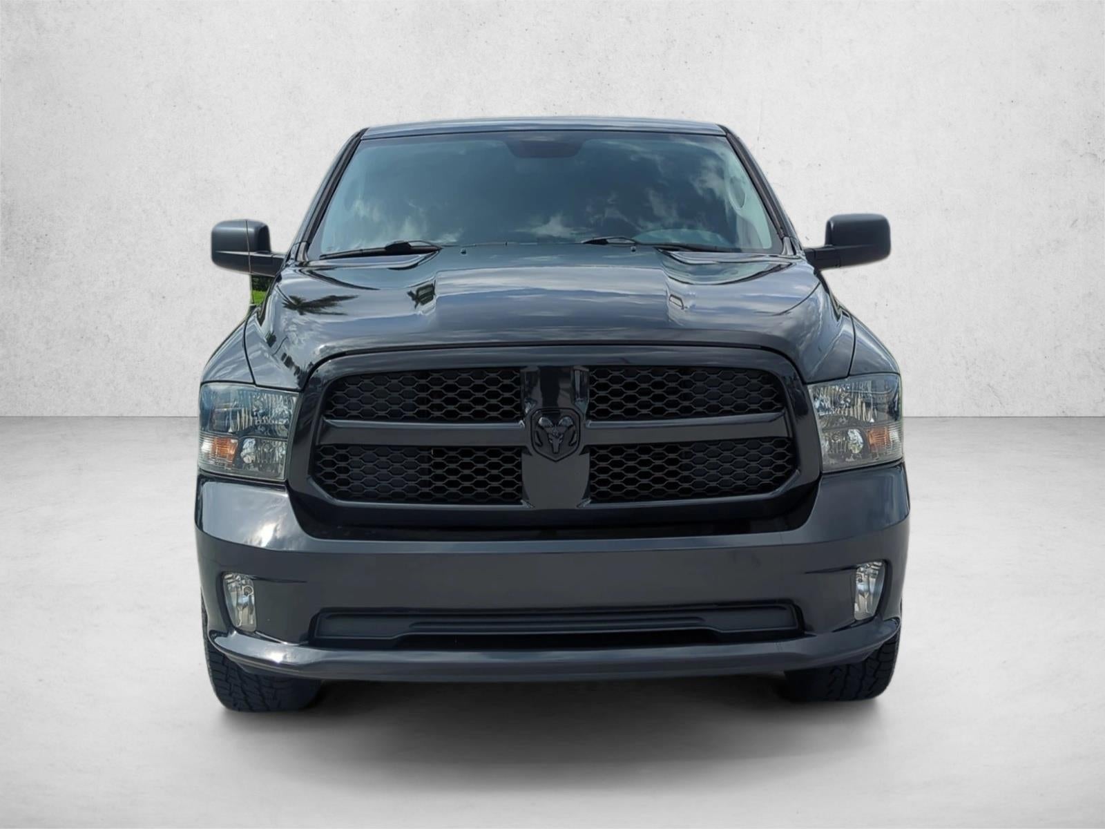 2018 RAM 1500 Express 4x2 Crew Cab 5'7" Box