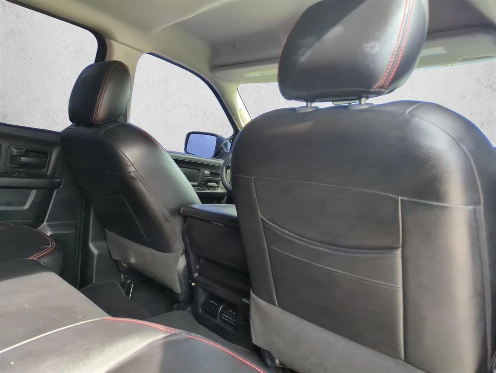 2018 RAM 1500 Express 4x2 Crew Cab 5'7" Box