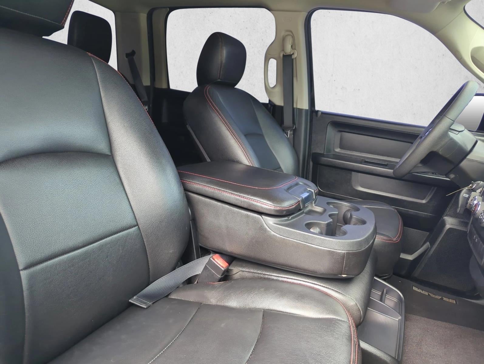 2018 RAM 1500 Express 4x2 Crew Cab 5'7" Box