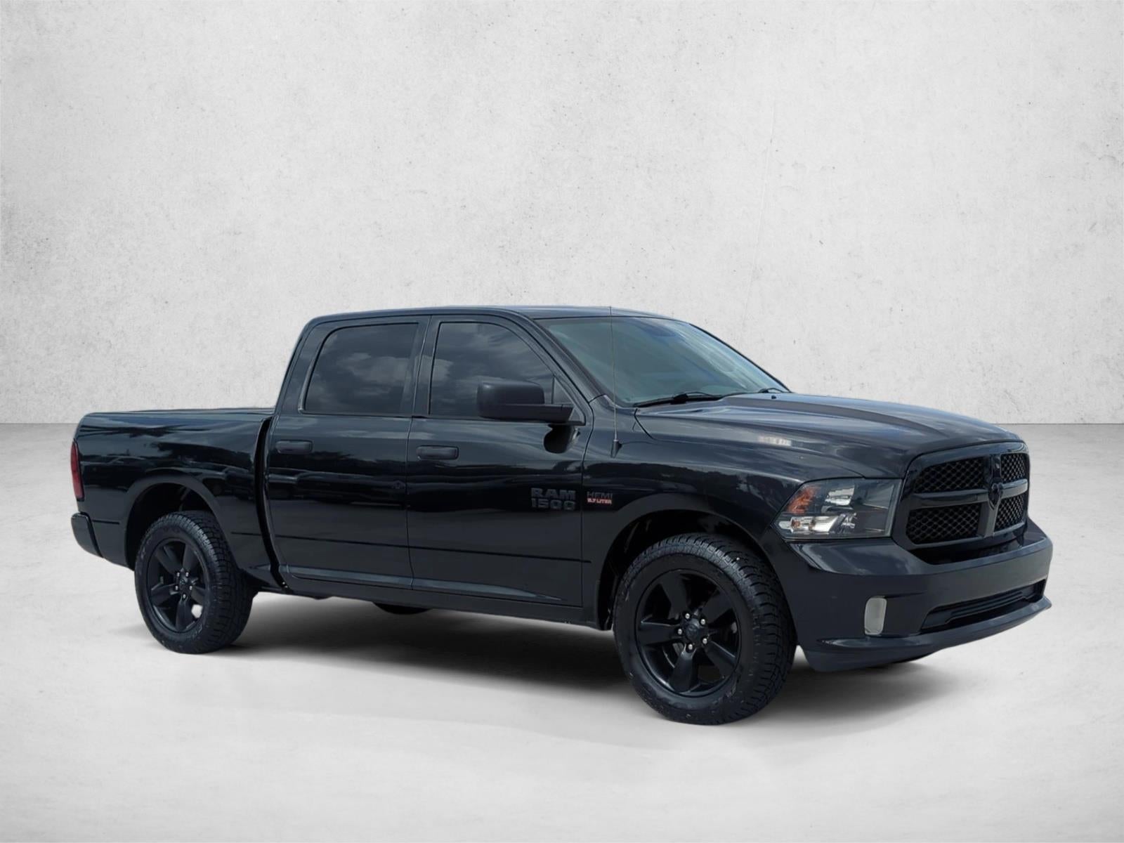 2018 RAM 1500 Express 4x2 Crew Cab 5'7" Box