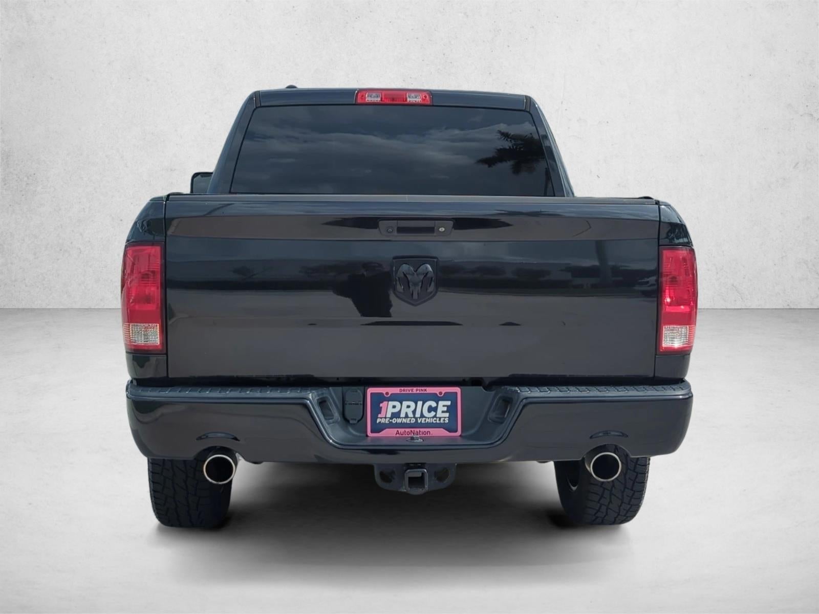 2018 RAM 1500 Express 4x2 Crew Cab 5'7" Box