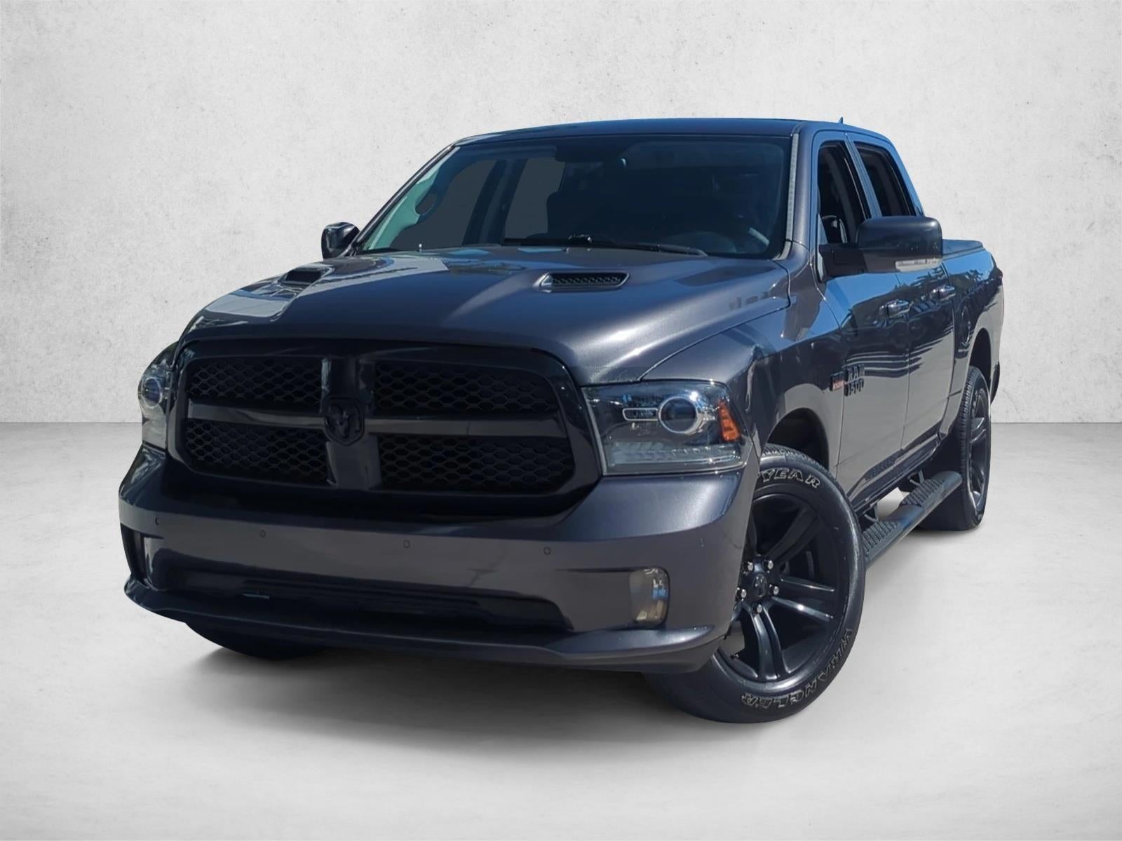 2017 RAM 1500 Night 4x4 Crew Cab 5'7" Box