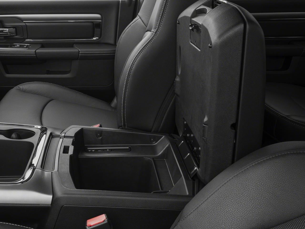 2017 RAM 1500 Night 4x4 Crew Cab 5'7" Box