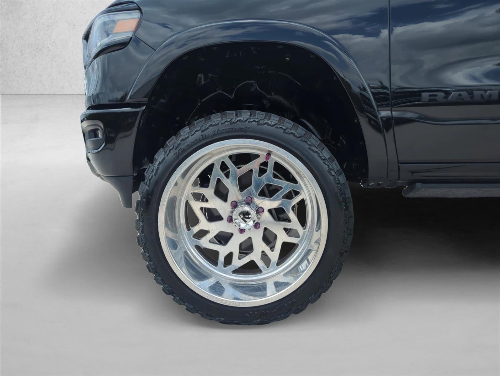 2023 RAM 1500 Limited 4x2 Crew Cab 5'7" Box