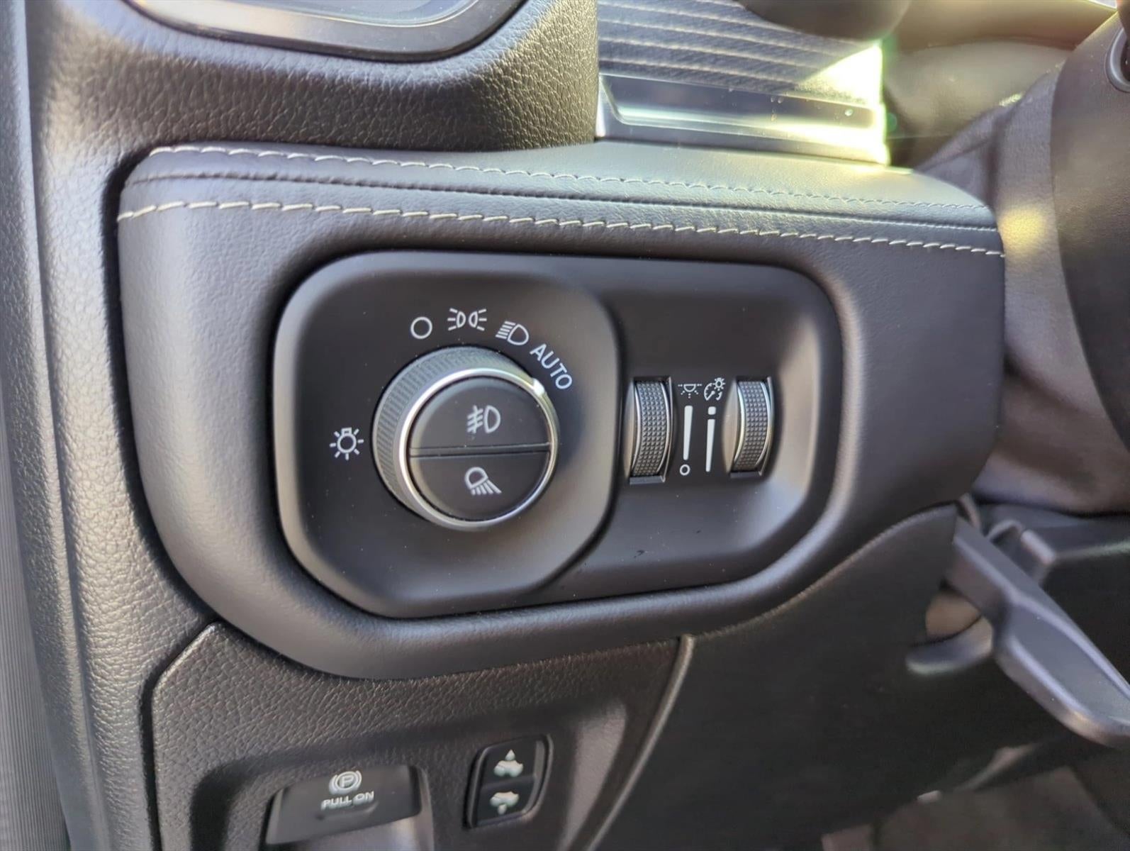 2020 RAM 1500 Limited 4x2 Crew Cab 5'7" Box