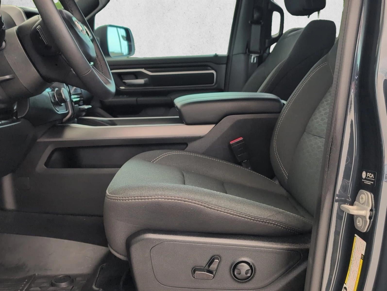2025 RAM 1500 Big Horn 4x4 Crew Cab 5'7" Box