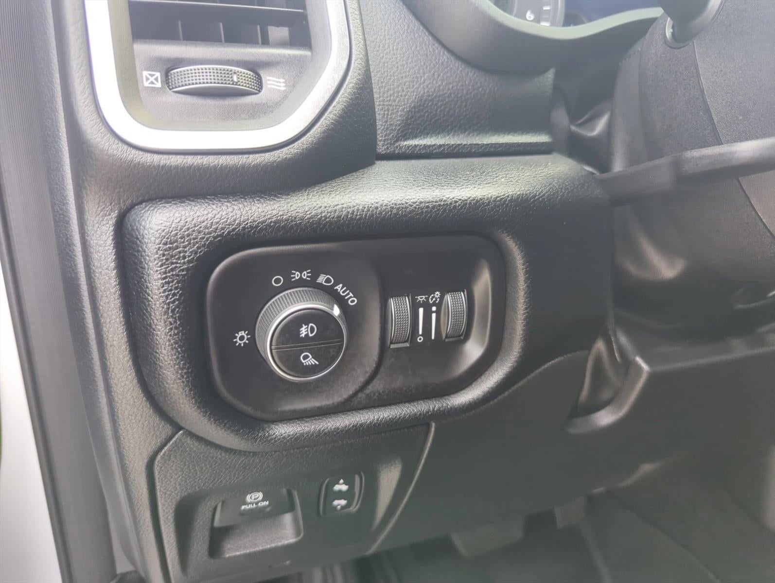 2026 RAM 1500 Big Horn 4x4 Crew Cab 5'7" Box