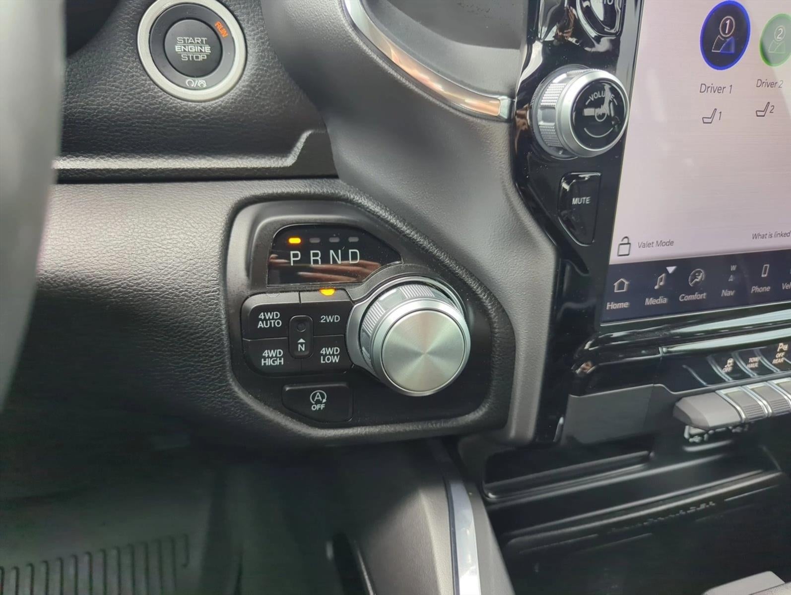 2024 RAM 1500 Laramie 4x4 Crew Cab 5'7" Box