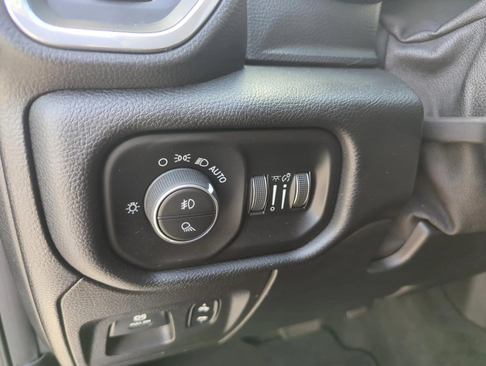 2021 RAM 1500 Laramie 4x4 Crew Cab 6'4" Box