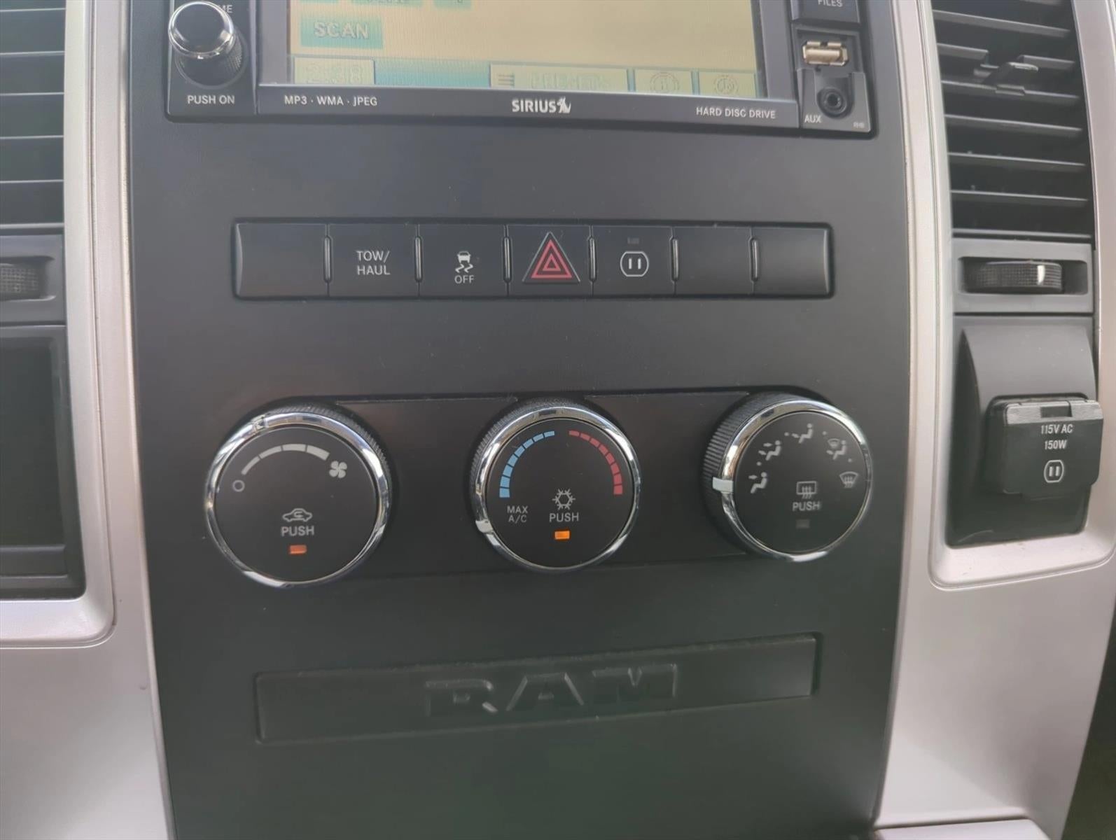 2011 RAM 1500 2WD Crew Cab 5.7 Ft Box Sport