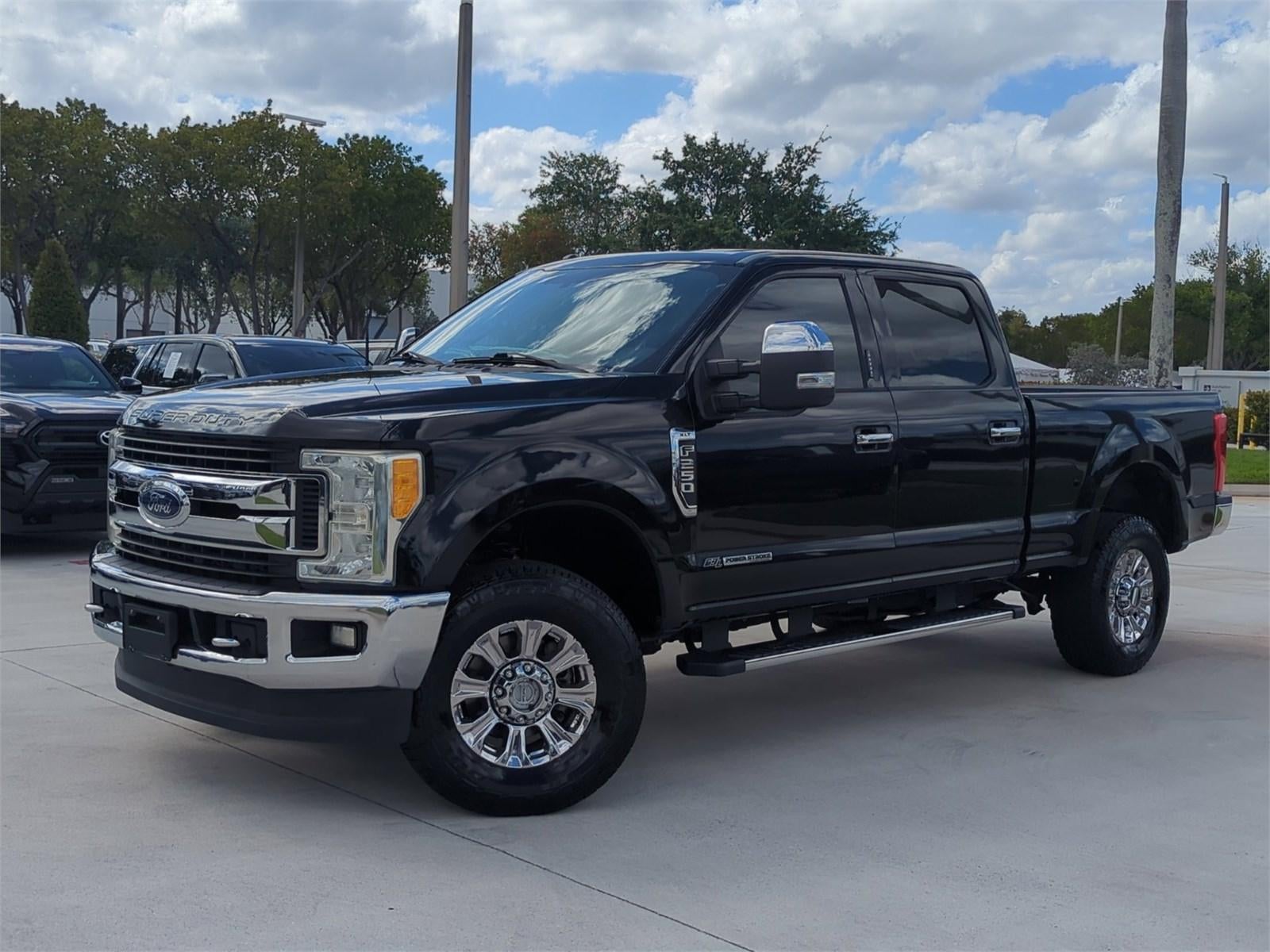2017 Ford Super Duty F-250 SRW XLT 4WD Crew Cab 6.75' Box