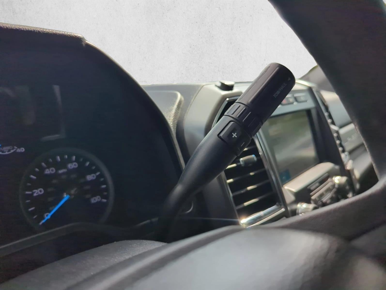 2017 Ford Super Duty F-250 SRW XLT 4WD Crew Cab 6.75' Box