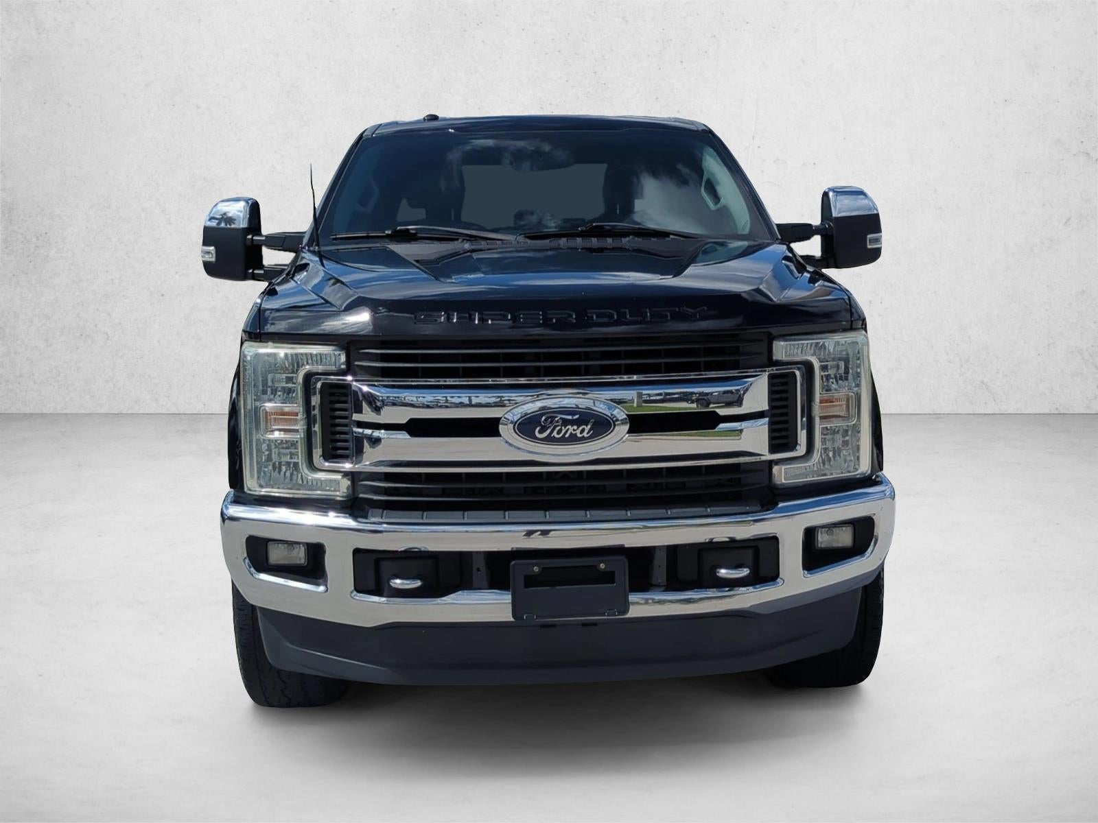 2017 Ford Super Duty F-250 SRW XLT 4WD Crew Cab 6.75' Box