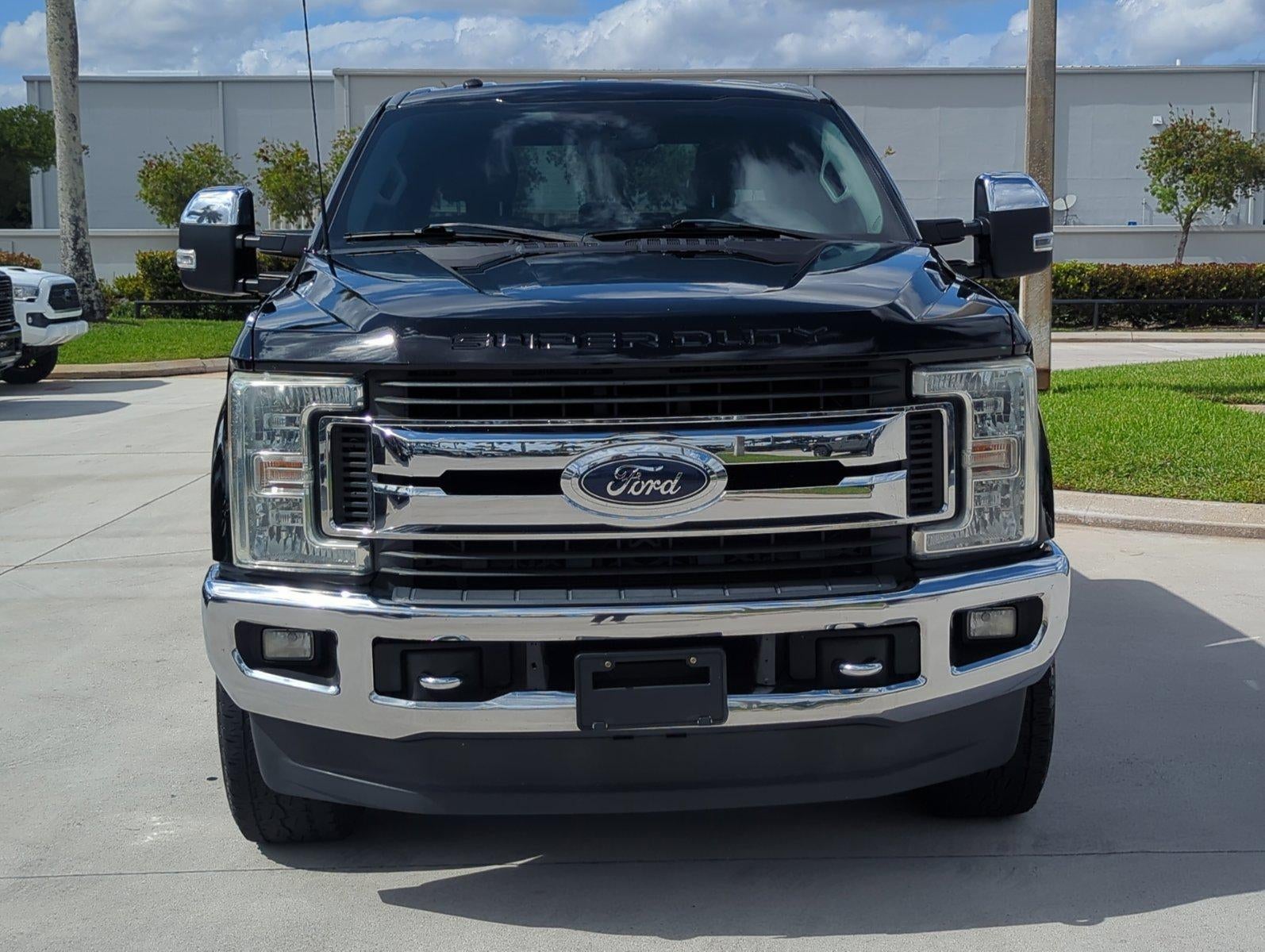 2017 Ford Super Duty F-250 SRW XLT 4WD Crew Cab 6.75' Box