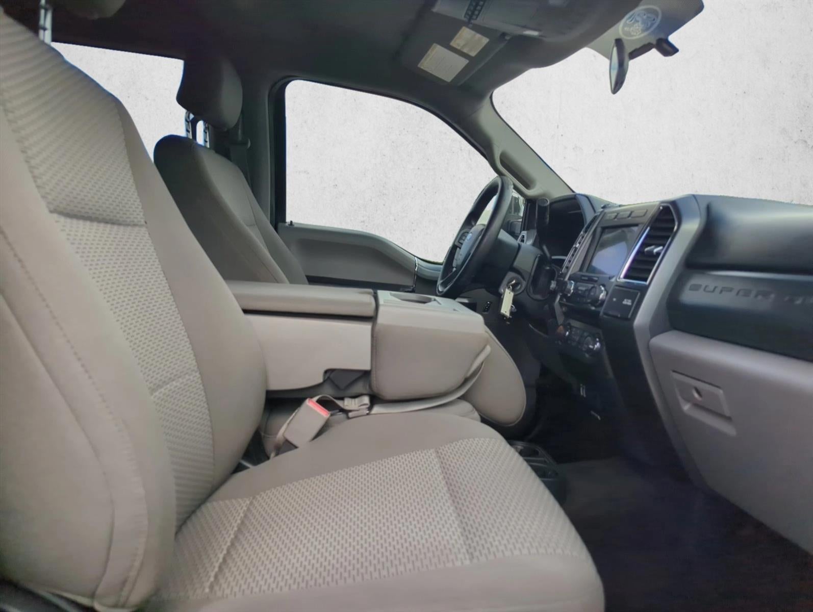 2017 Ford Super Duty F-250 SRW XLT 4WD Crew Cab 6.75' Box