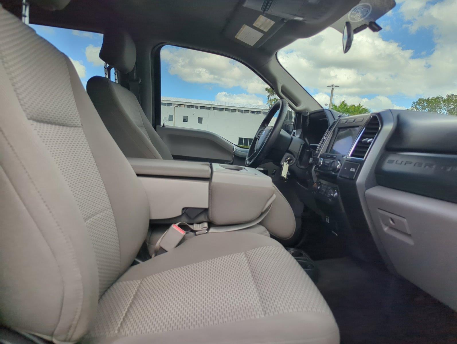 2017 Ford Super Duty F-250 SRW XLT 4WD Crew Cab 6.75' Box