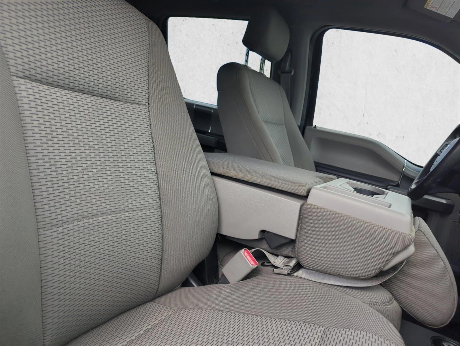 2017 Ford Super Duty F-250 SRW XLT 4WD Crew Cab 6.75' Box