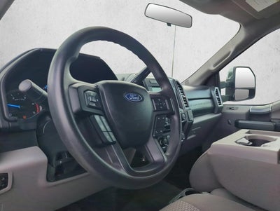 2017 Ford Super Duty F-250 SRW XLT 4WD Crew Cab 6.75' Box