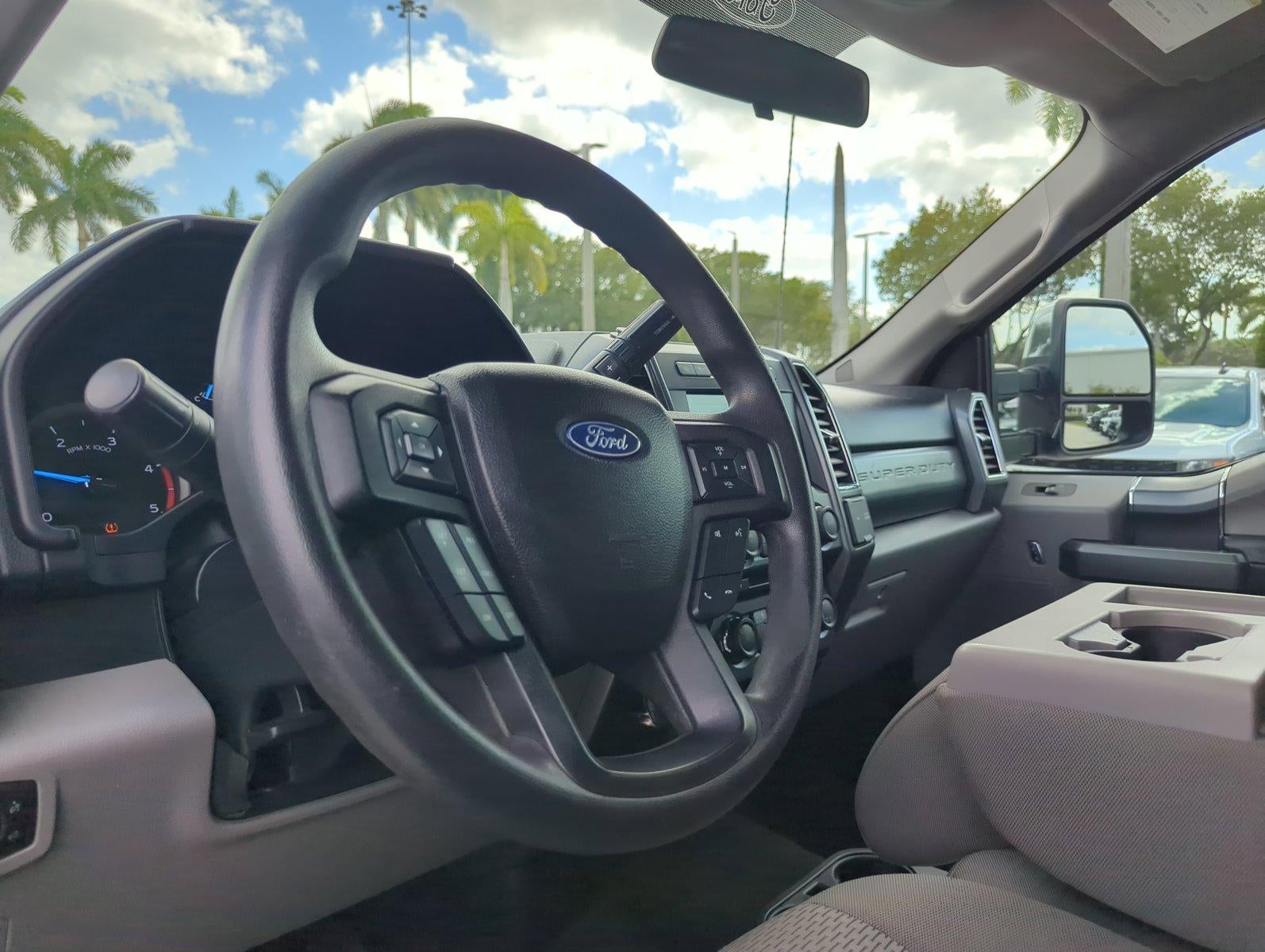 2017 Ford Super Duty F-250 SRW XLT 4WD Crew Cab 6.75' Box