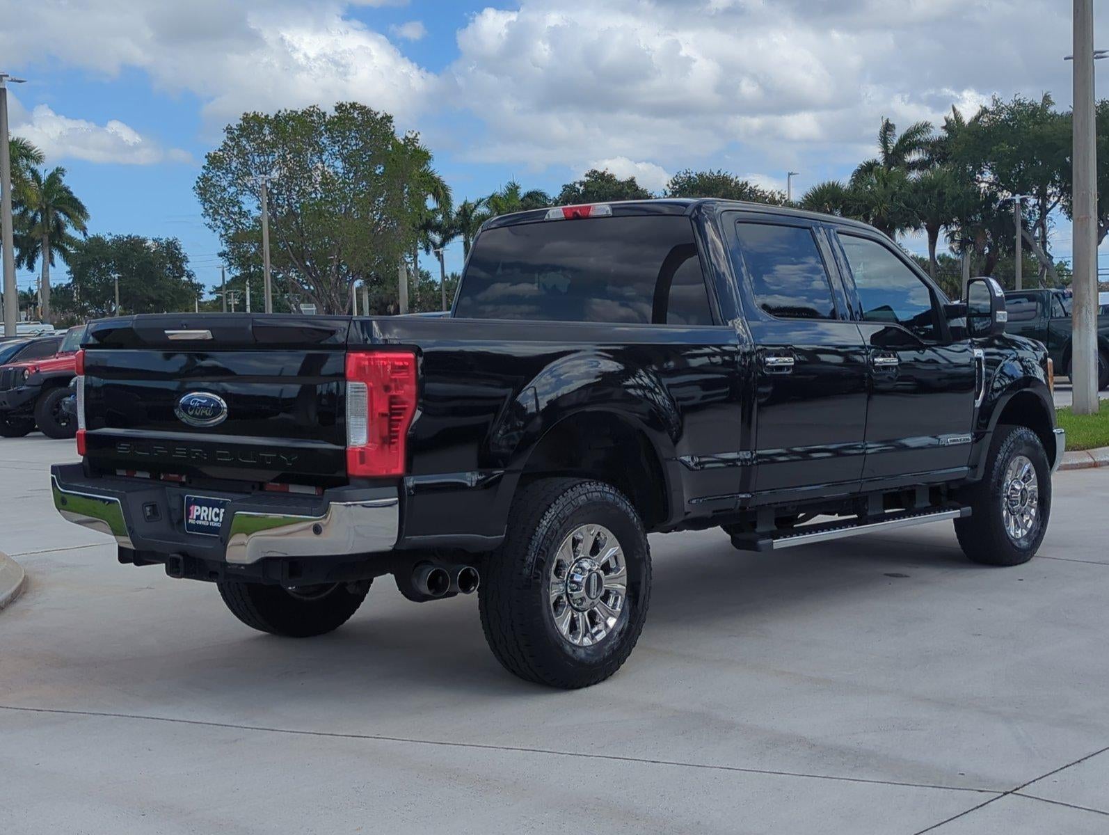 2017 Ford Super Duty F-250 SRW XLT 4WD Crew Cab 6.75' Box