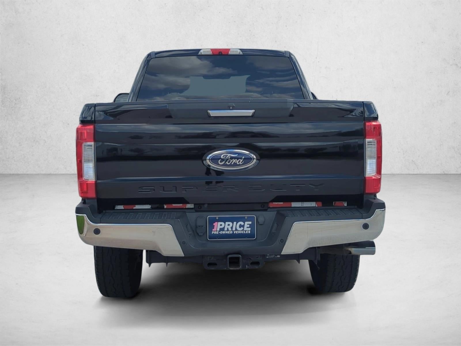 2017 Ford Super Duty F-250 SRW XLT 4WD Crew Cab 6.75' Box