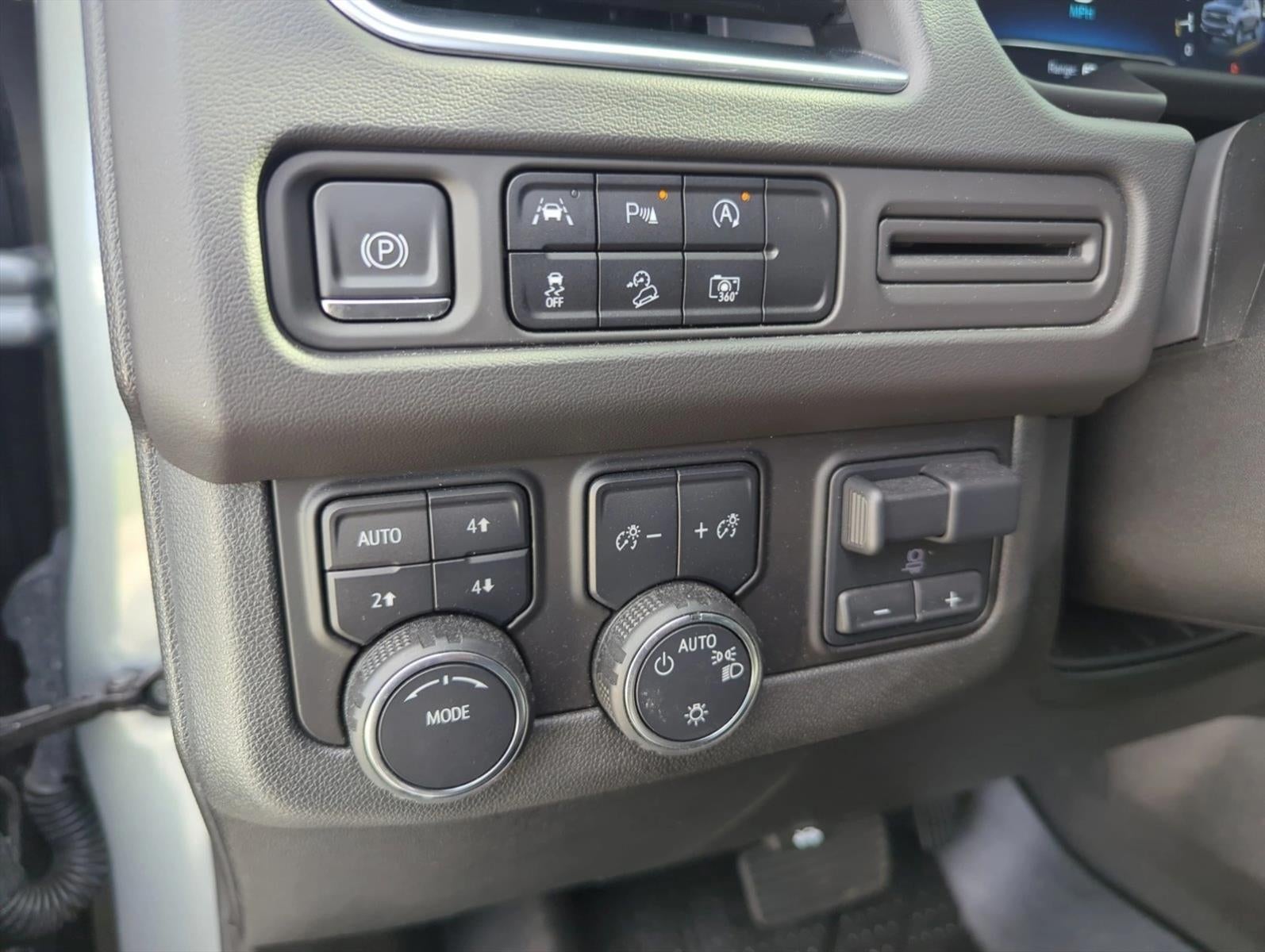 2023 Chevrolet Suburban 4WD Z71
