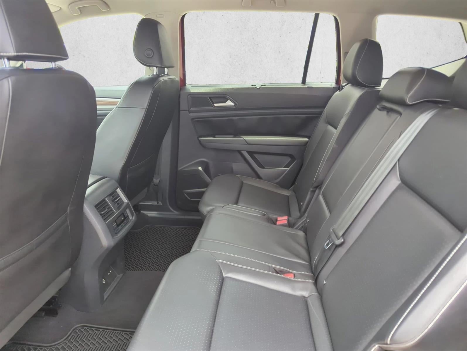 2021 Volkswagen Atlas 3.6L V6 SE w/Technology FWD *Ltd Avail*