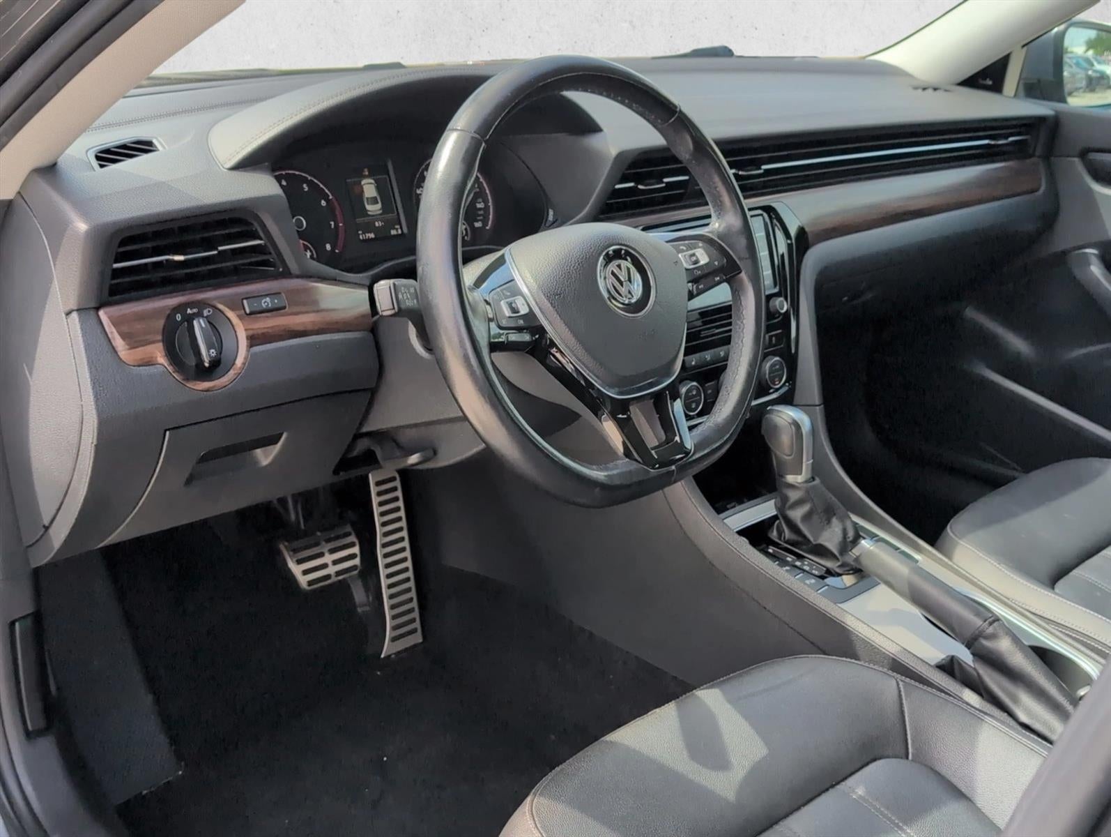 2020 Volkswagen Passat 2.0T SEL Auto