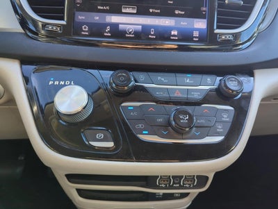 2022 Chrysler Pacifica Touring L FWD