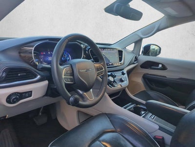 2023 Chrysler Pacifica Hybrid Limited FWD