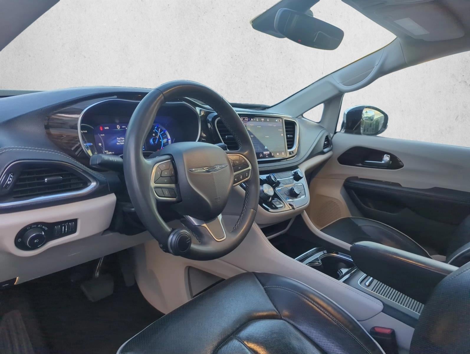 2023 Chrysler Pacifica Hybrid Limited FWD