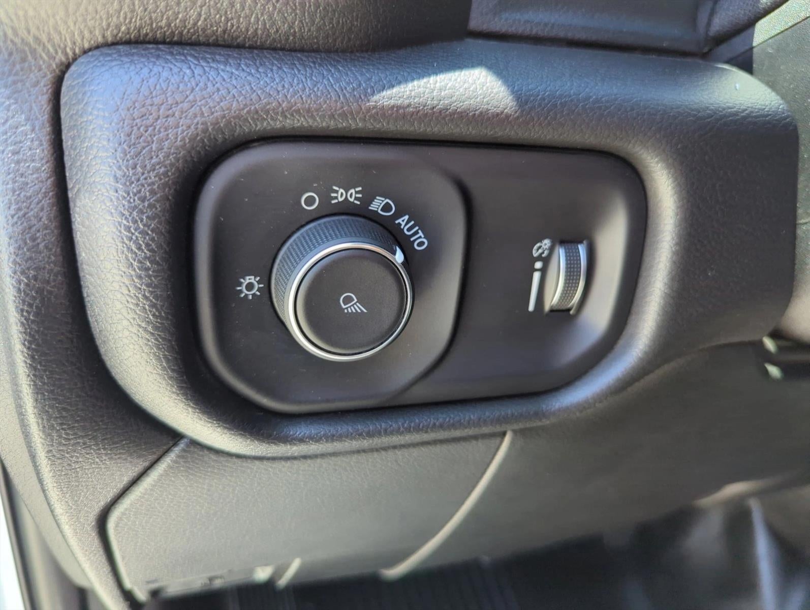 2023 RAM 3500 Tradesman 4x4 Crew Cab 8' Box