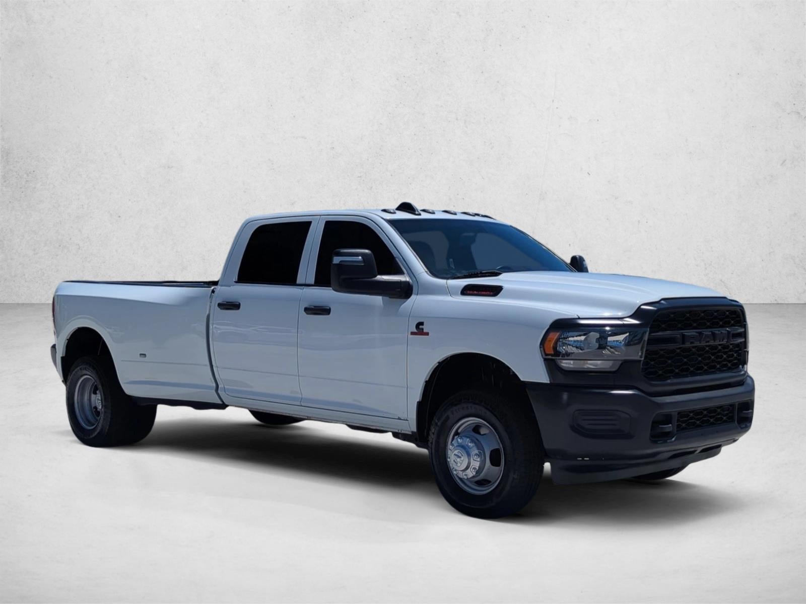 2023 RAM 3500 Tradesman 4x4 Crew Cab 8' Box