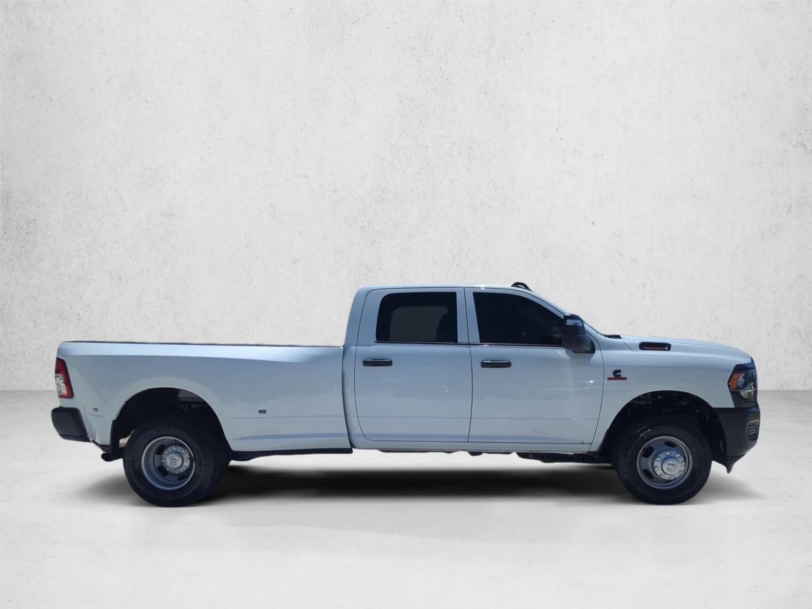 2023 RAM 3500 Tradesman 4x4 Crew Cab 8' Box