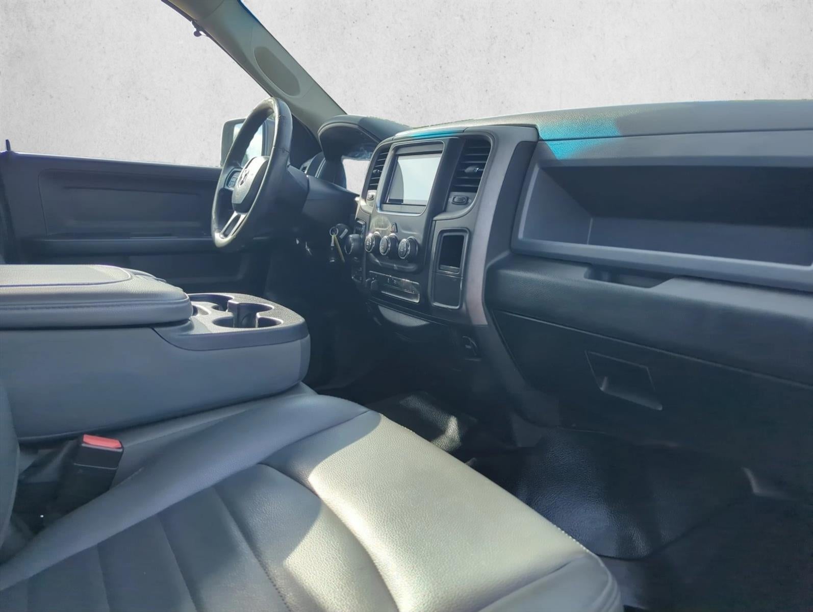 2019 RAM 1500 Classic Tradesman 4x4 Crew Cab 5'7" Box