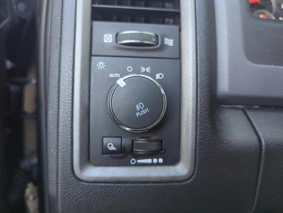 2015 RAM 1500 4WD Crew Cab 5.7 Ft Box Express