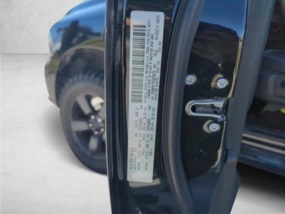 2015 RAM 1500 4WD Crew Cab 5.7 Ft Box Express