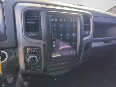 2015 RAM 1500 4WD Crew Cab 5.7 Ft Box Express