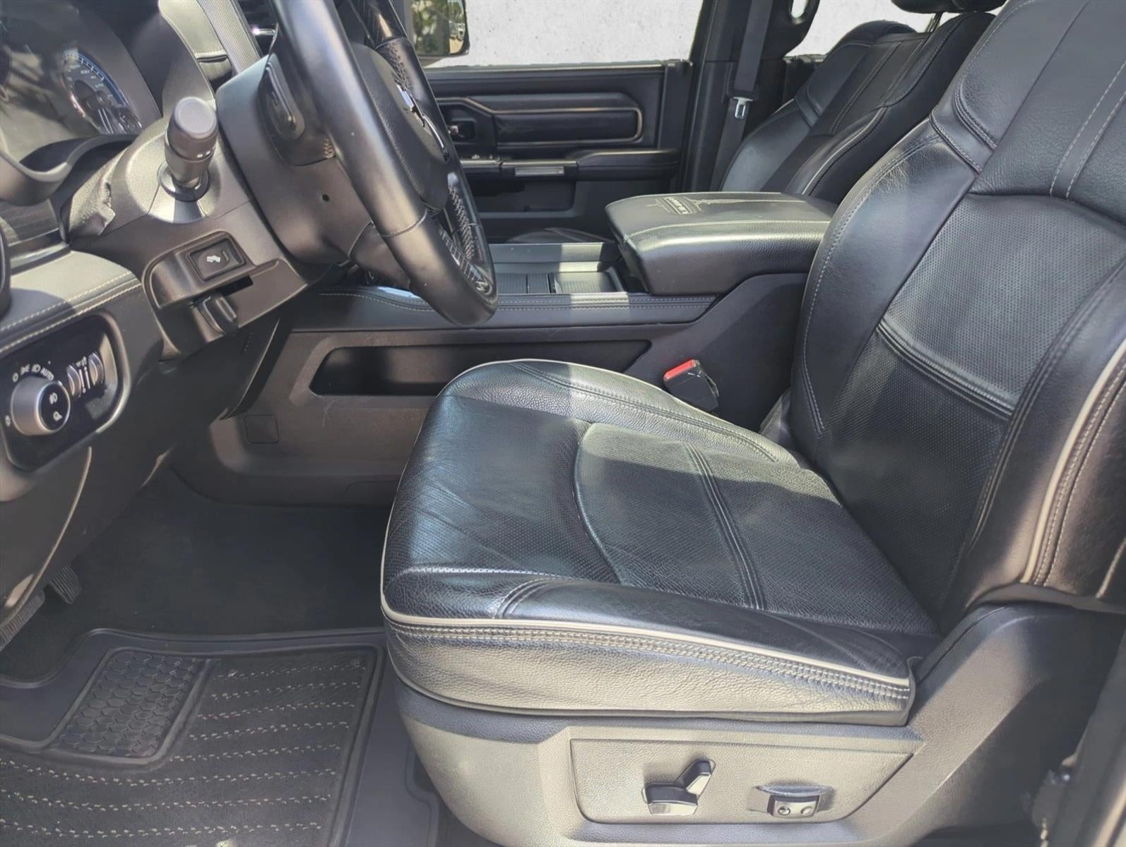 2022 RAM 2500 Limited 4x4 Mega Cab 6'4" Box