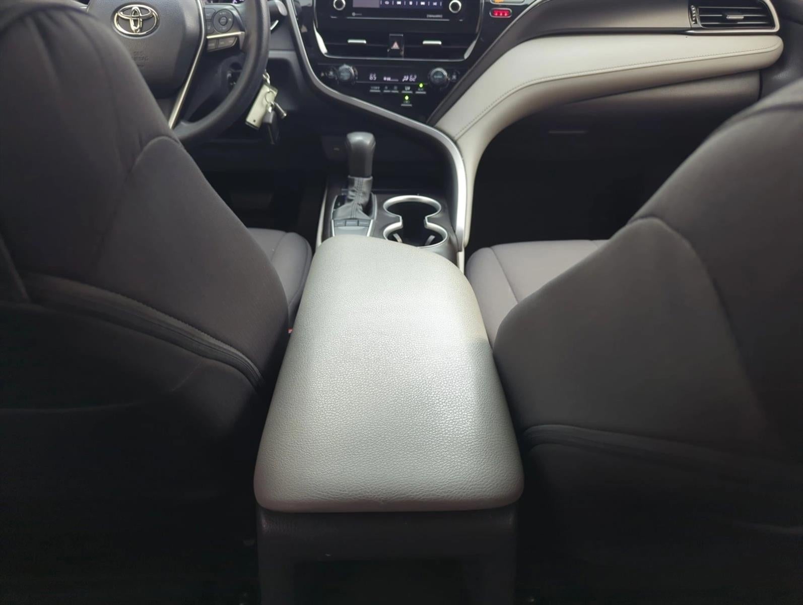 2023 Toyota Camry LE Auto (SE)