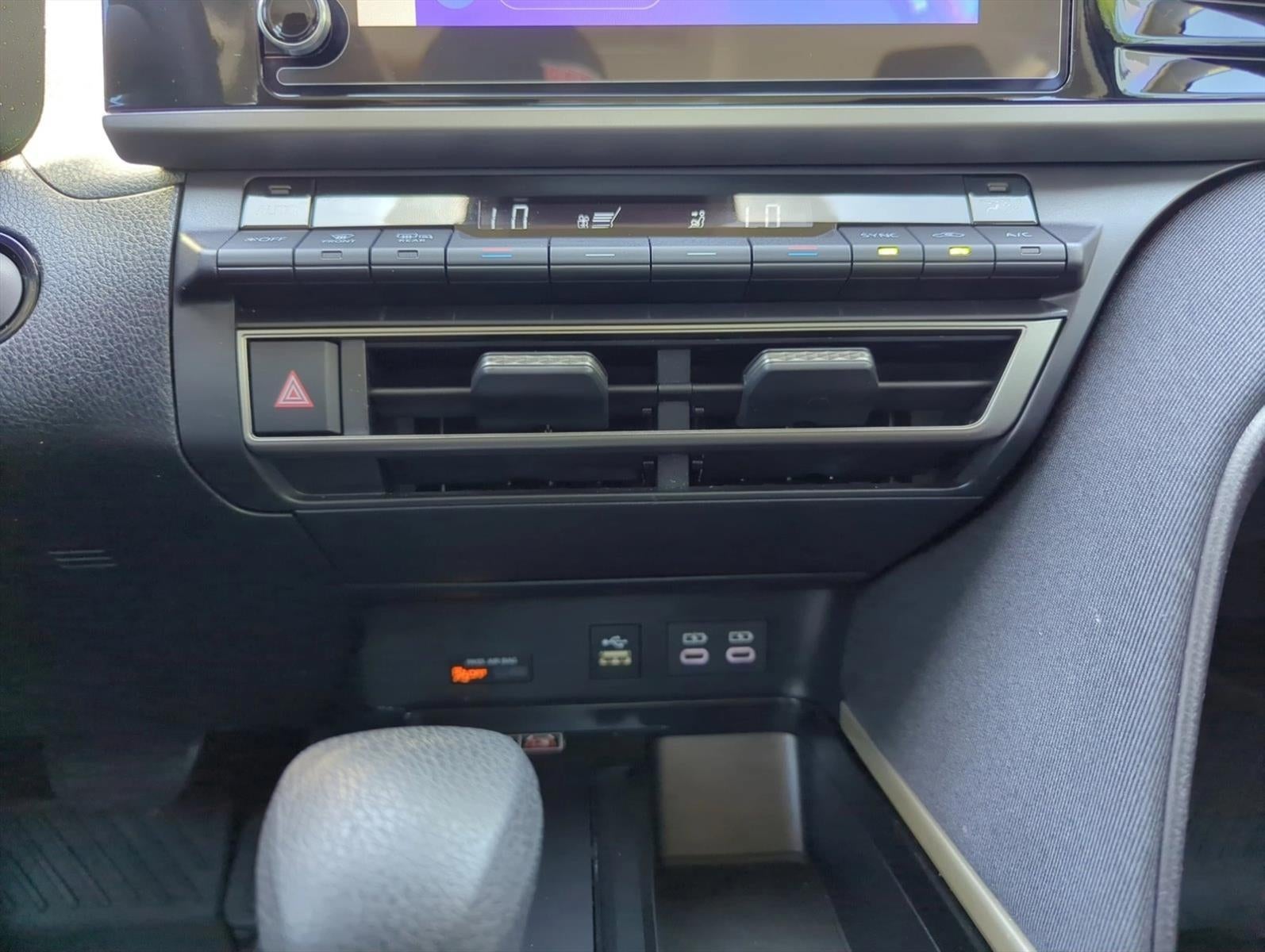 2025 Toyota Camry LE (SE)