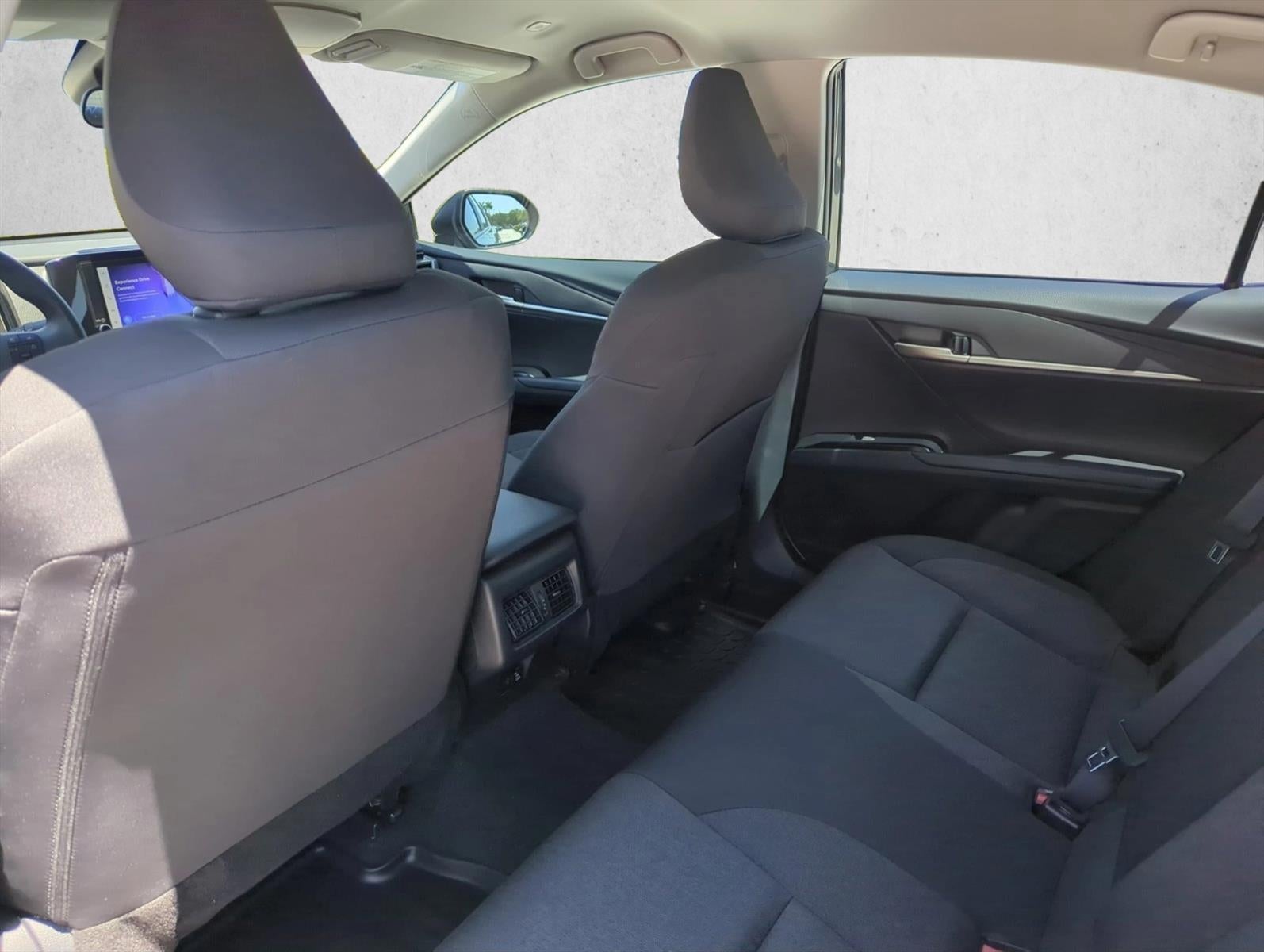 2025 Toyota Camry LE (SE)