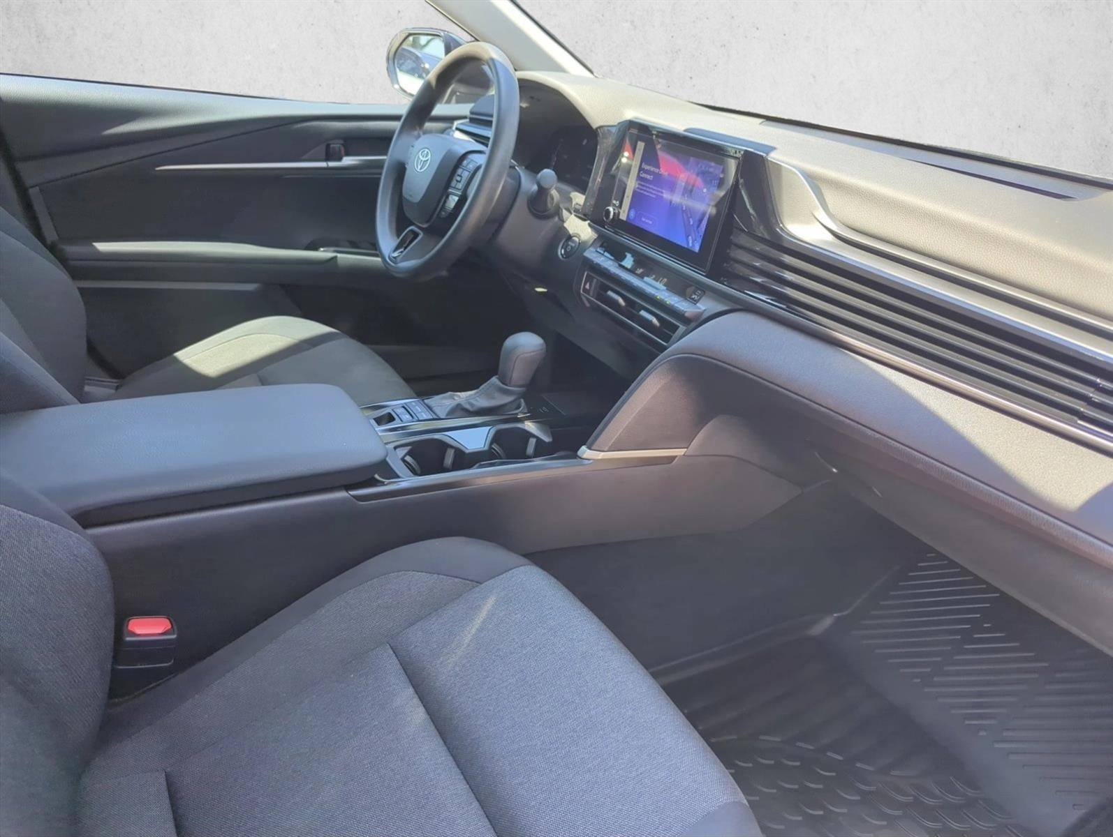 2025 Toyota Camry LE (SE)