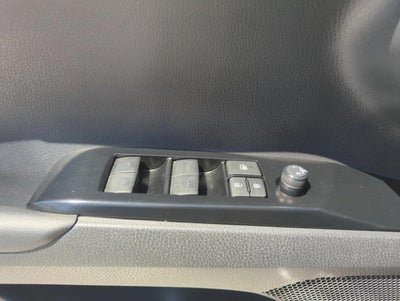 2025 Toyota Camry LE (SE)