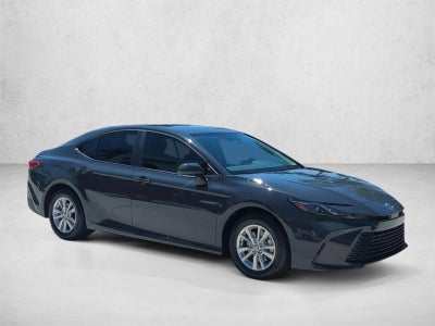 2025 Toyota Camry LE (SE)