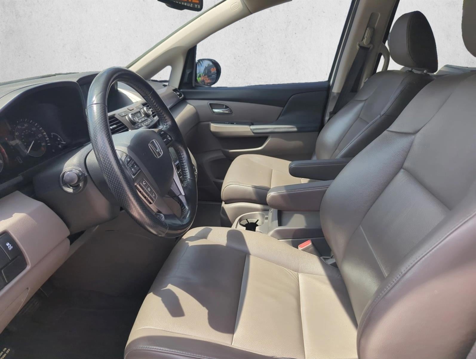 2016 Honda Odyssey Touring Elite with DVD Rear Entertainment System and Navigation