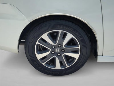 2016 Honda Odyssey Touring Elite with DVD Rear Entertainment System and Navigation