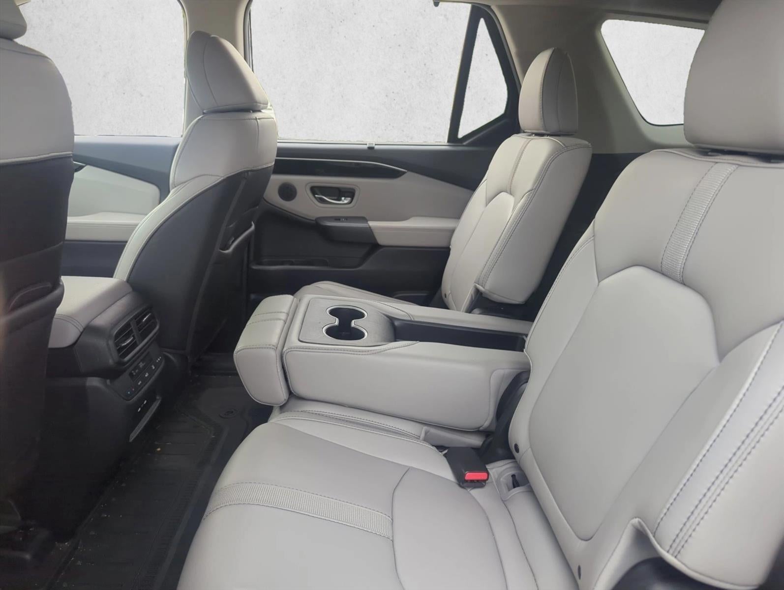 2025 Honda Pilot Touring 2WD